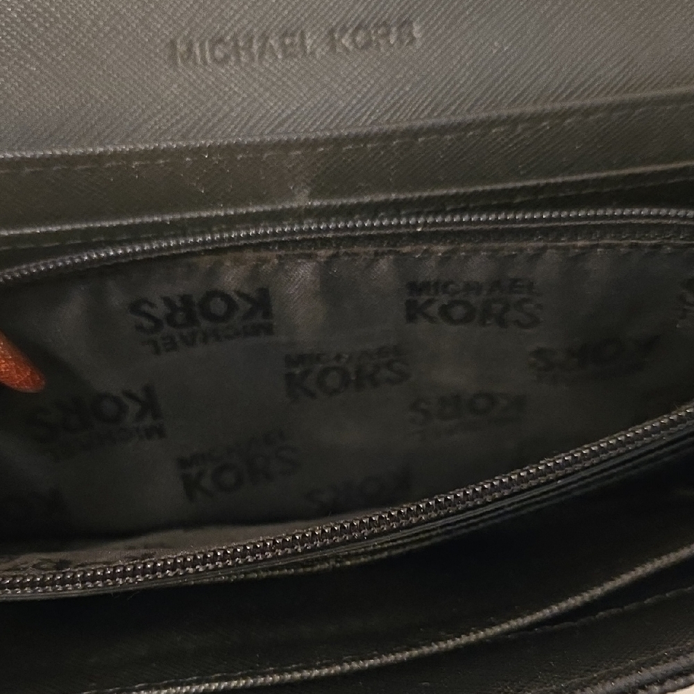 Michael Kors Black Textured Wallet - Picture 4 of 11